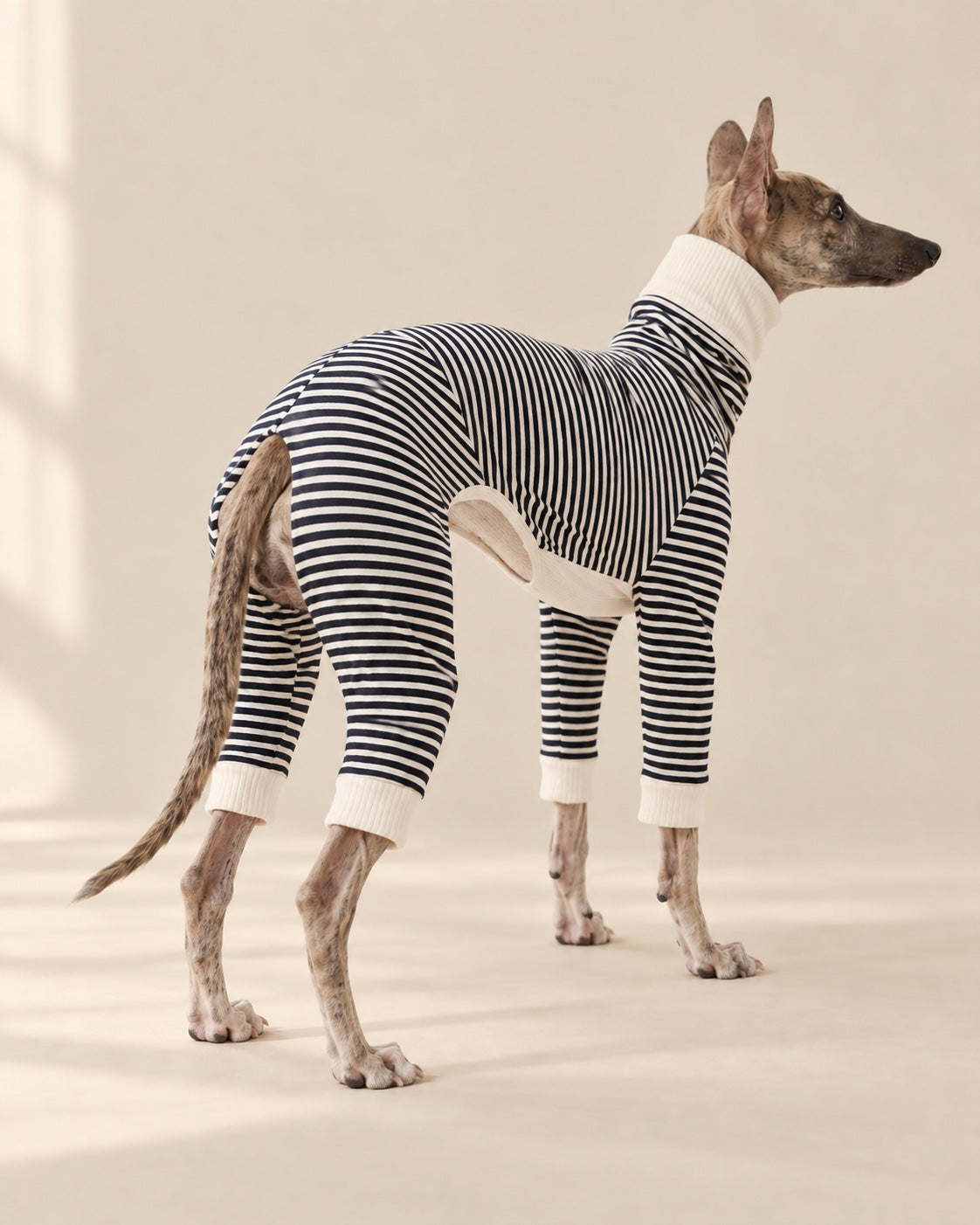 Çizgi Pijama Tulum — arka görünüm